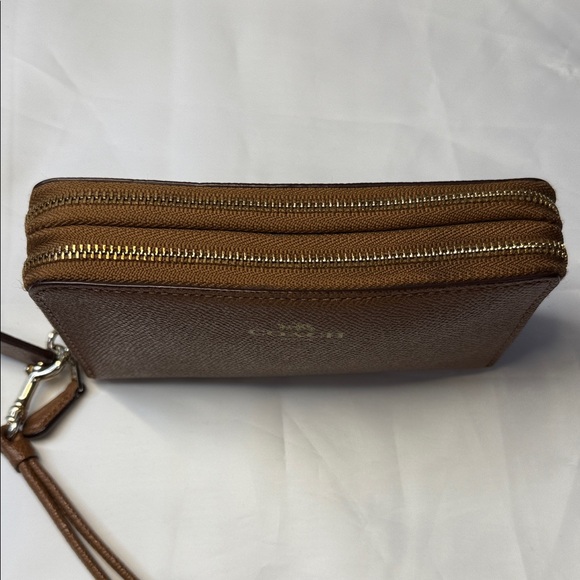 Coach Brown Leather Wristlet Doubled Zipper - Picture 5 of 13